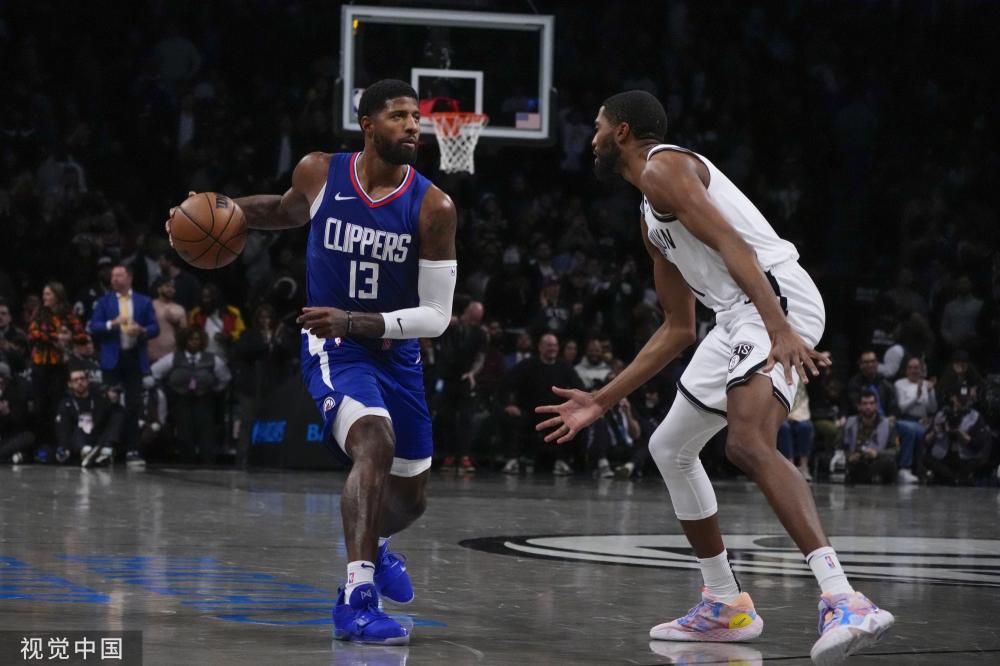 再通过长传 再通过长传